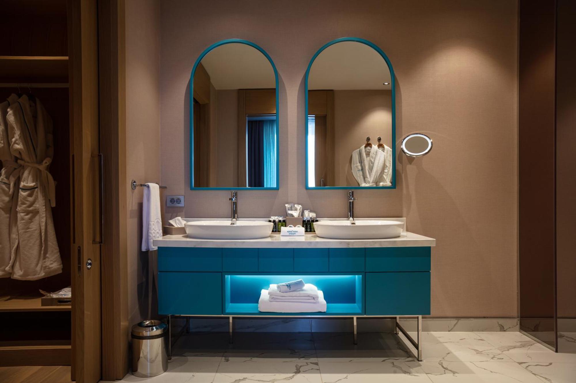 Karavansaray Turkistan Harbour Hotel -Flying Theatre Access מראה חיצוני תמונה Bathroom